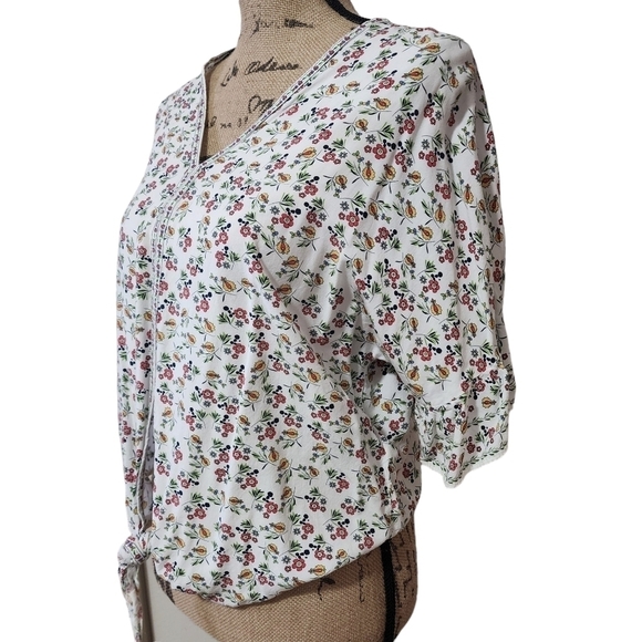 3/$25 Max Studio Front Tie Floral Short Sleeve Blouse - XS - Picture 2 of 8